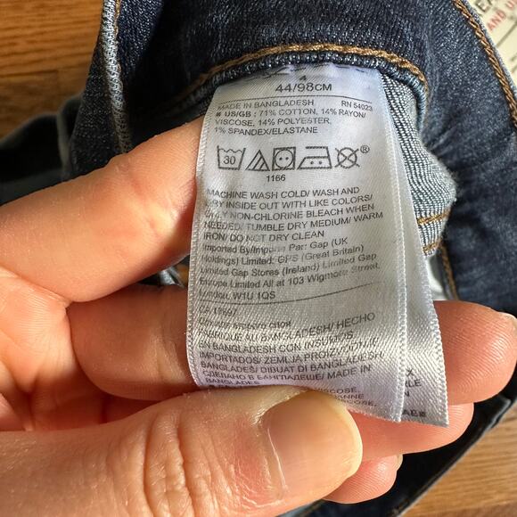 Banana Republic Medium Wash Cuffed Jean Shorts - Picture 6 of 7